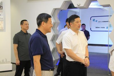 绍兴市人民政府党组成员、副市长王慧杰莅临昂利康调研